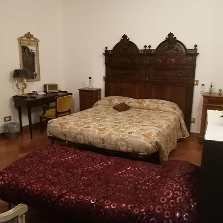 Nocleg ze śniadaniem La Rupe 4*