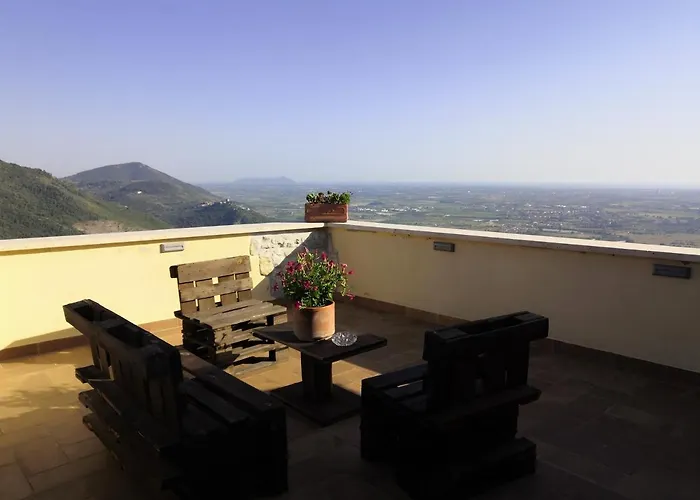 La Rupe Bed and Breakfast